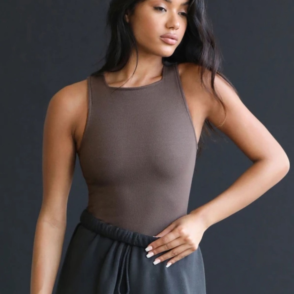 NWT Joah Brown Square Neck Tank in Mauve Rib